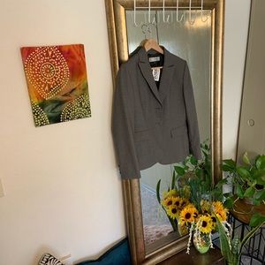 Women’s Tahari tweed blazer